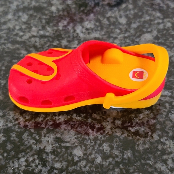 McDonald's x Crocs Red/Yellow McDonald's Logo Keychain w/ Sticker Sheet - Picture 6 of 10